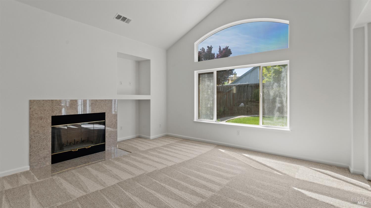 Detail Gallery Image 13 of 49 For 587 Abbey Dr, Fairfield,  CA 94534 - 3 Beds | 3 Baths