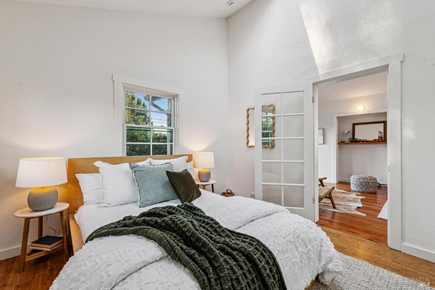 Detail Gallery Image 22 of 69 For 18 Cypress Rd, Point Reyes Station,  CA 94956 - 4 Beds | 1/1 Baths