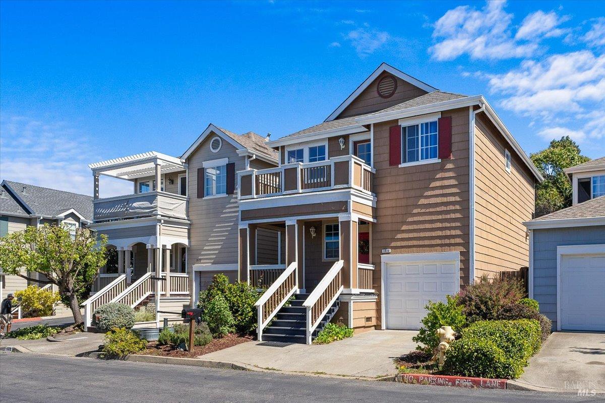 Detail Gallery Image 2 of 24 For 1028 Addison Cir, Petaluma,  CA 94952 - 3 Beds | 2/1 Baths