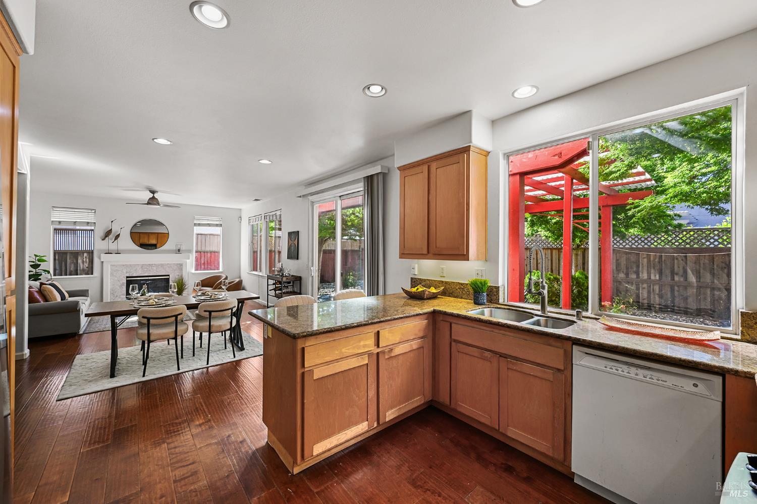 Detail Gallery Image 22 of 51 For 2824 Elk Ln, Santa Rosa,  CA 95407 - 4 Beds | 2/1 Baths