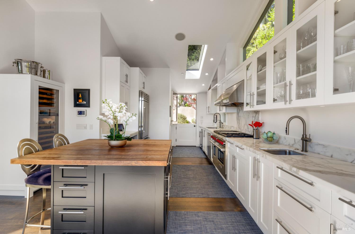 Detail Gallery Image 15 of 52 For 138 Madrona Ave, Belvedere,  CA 94920 - 4 Beds | 3/1 Baths