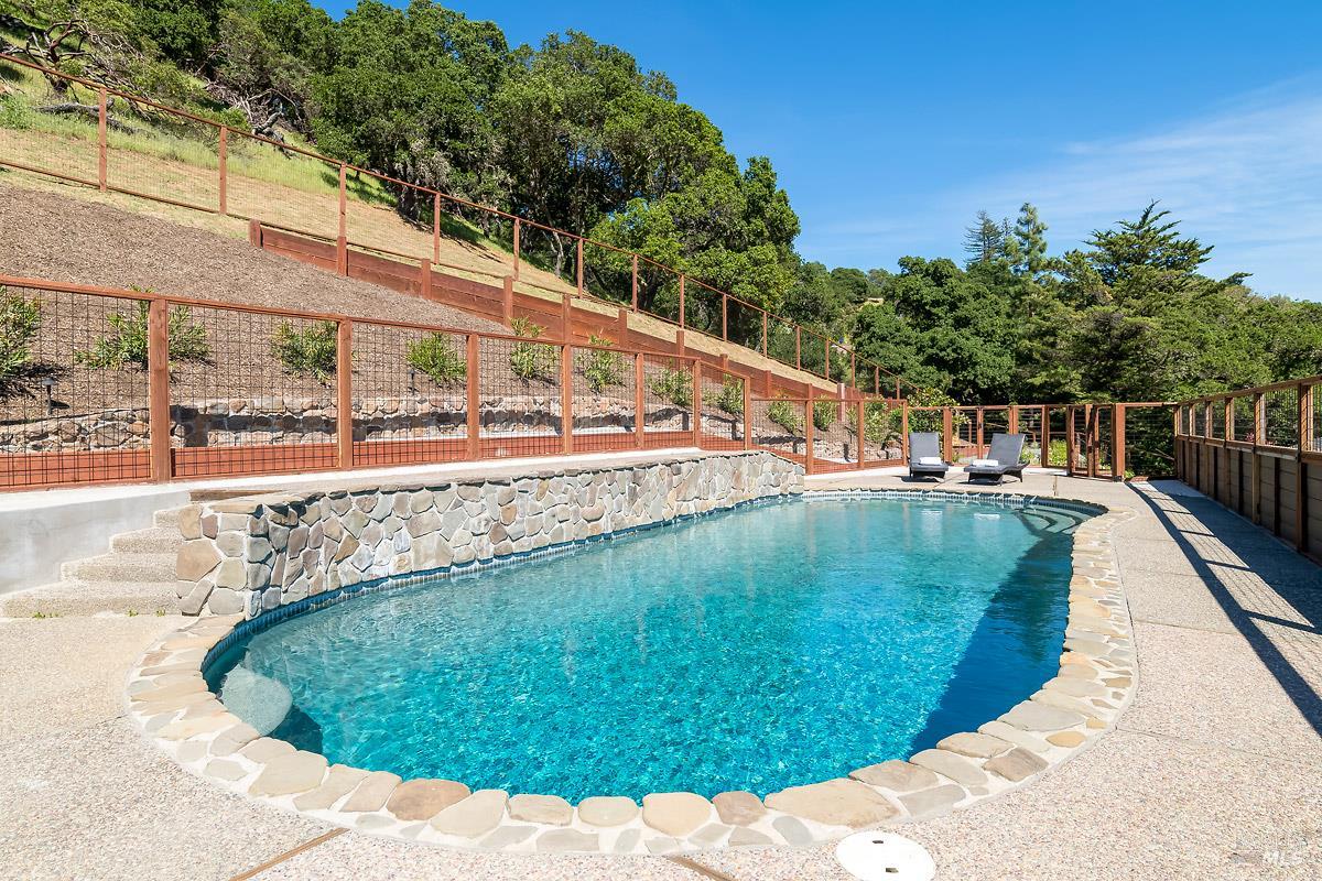 Detail Gallery Image 79 of 93 For 36 Capilano Dr, Novato,  CA 94949 - 5 Beds | 4/1 Baths