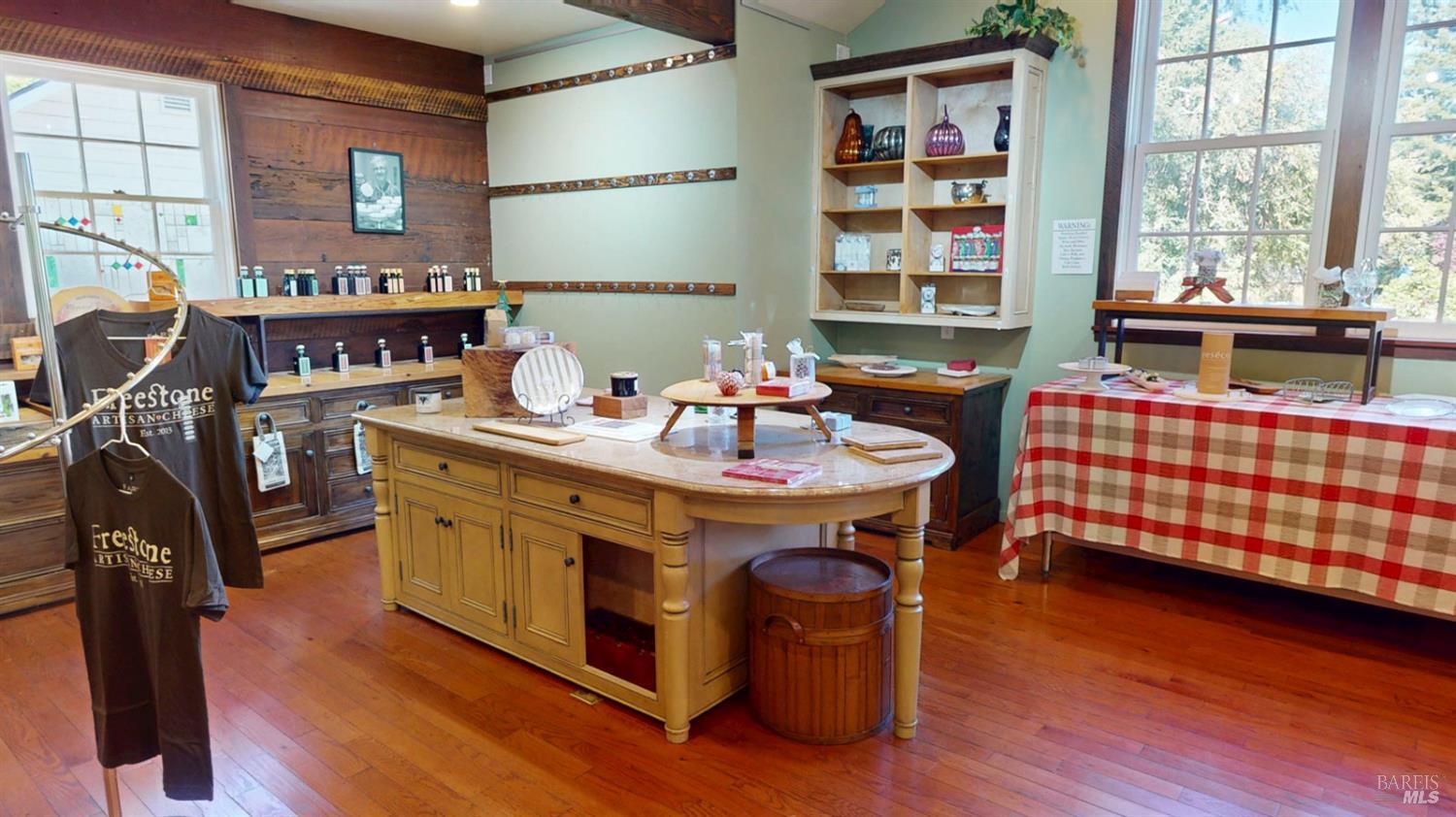 Detail Gallery Image 17 of 59 For 380 Bohemian Hwy, Freestone,  CA 95472 - 2 Beds | 2 Baths