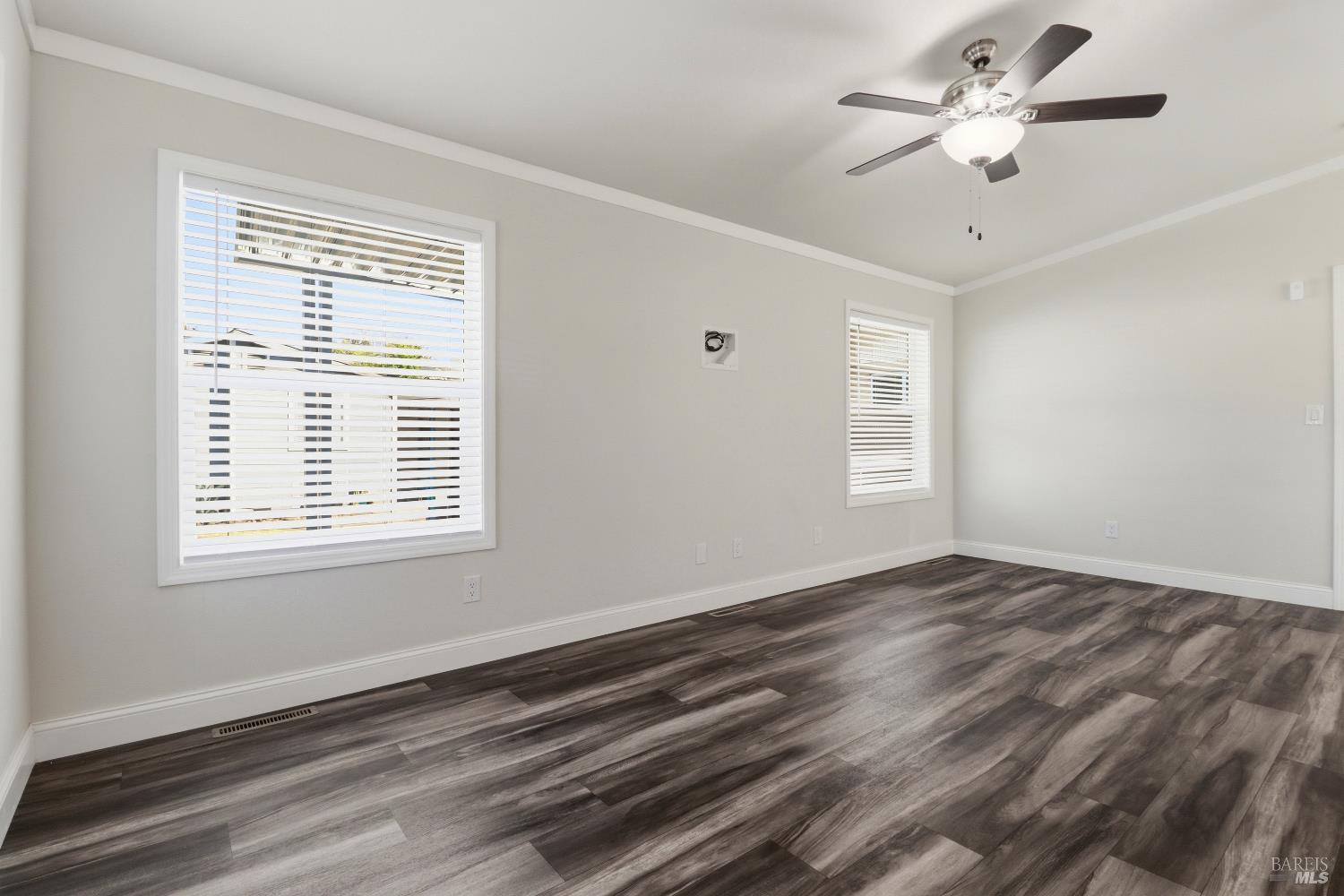 Detail Gallery Image 8 of 27 For 302 Floral Dr, Cotati,  CA 94931 - 2 Beds | 2 Baths