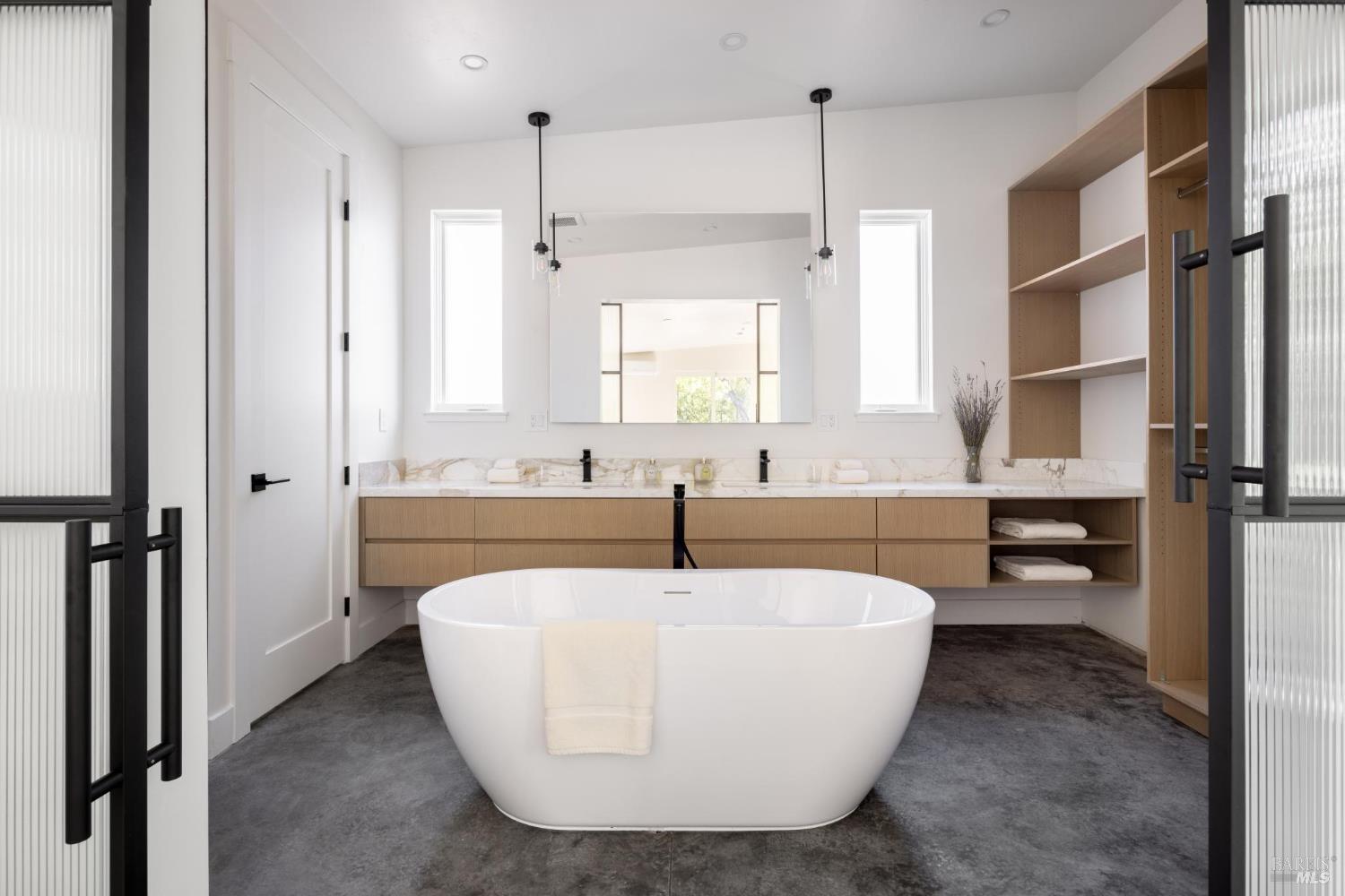 Detail Gallery Image 30 of 44 For 247 Fisher Ln, Sonoma,  CA 95476 - 5 Beds | 6/2 Baths