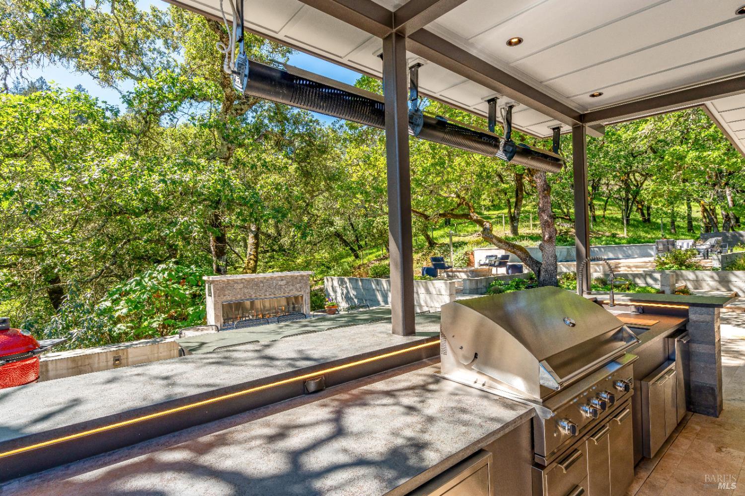 Detail Gallery Image 31 of 53 For 807 Wild Oak Dr, Santa Rosa,  CA 95409 - 3 Beds | 3/1 Baths