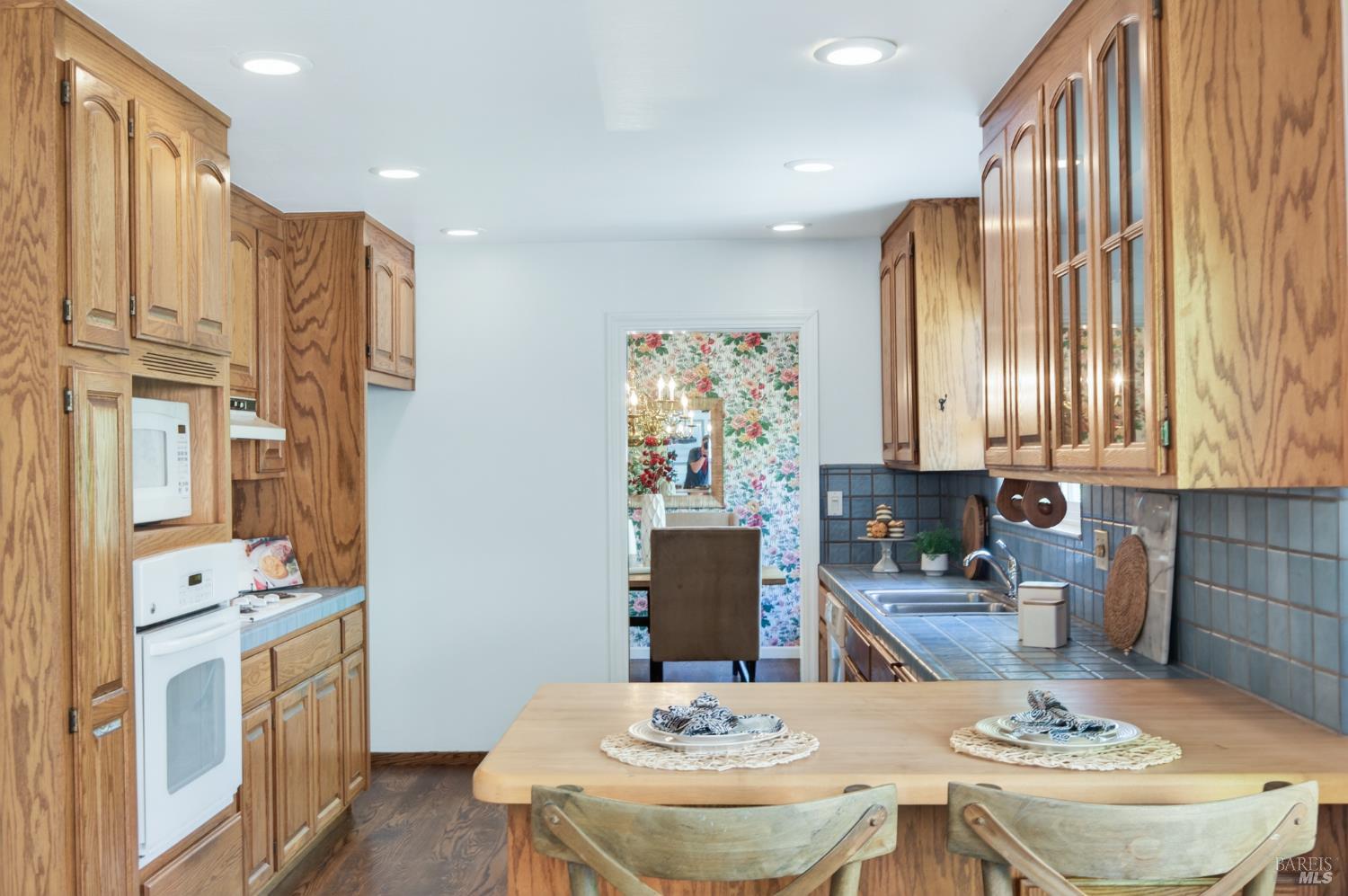 Detail Gallery Image 17 of 67 For 3527 Jomar Dr, Napa,  CA 94558 - 4 Beds | 2/1 Baths