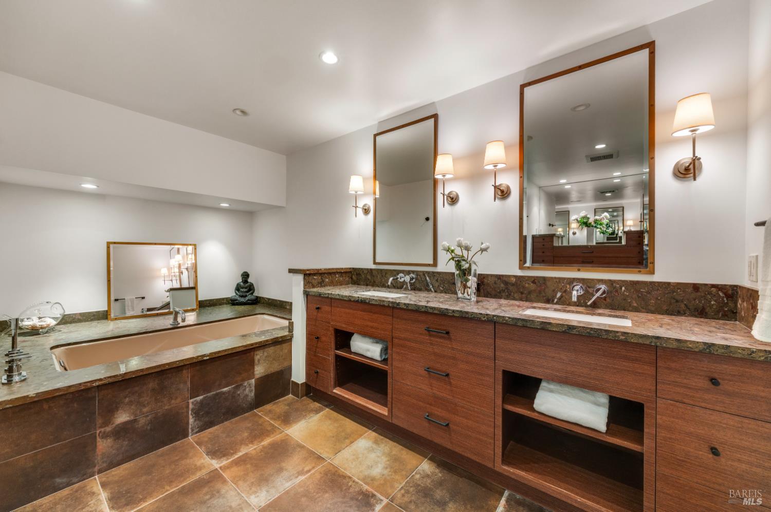 Detail Gallery Image 24 of 52 For 138 Madrona Ave, Belvedere,  CA 94920 - 4 Beds | 3/1 Baths