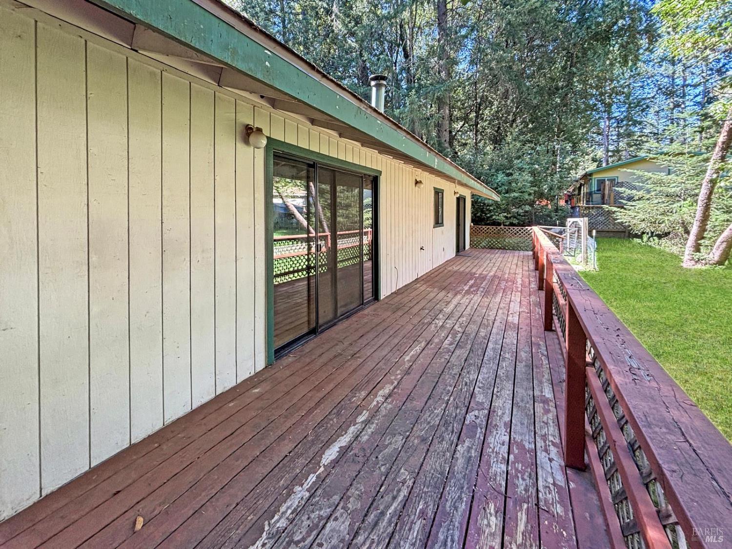 Detail Gallery Image 3 of 11 For 24048 Willow Ln, Willits,  CA 95490 - 3 Beds | 2 Baths