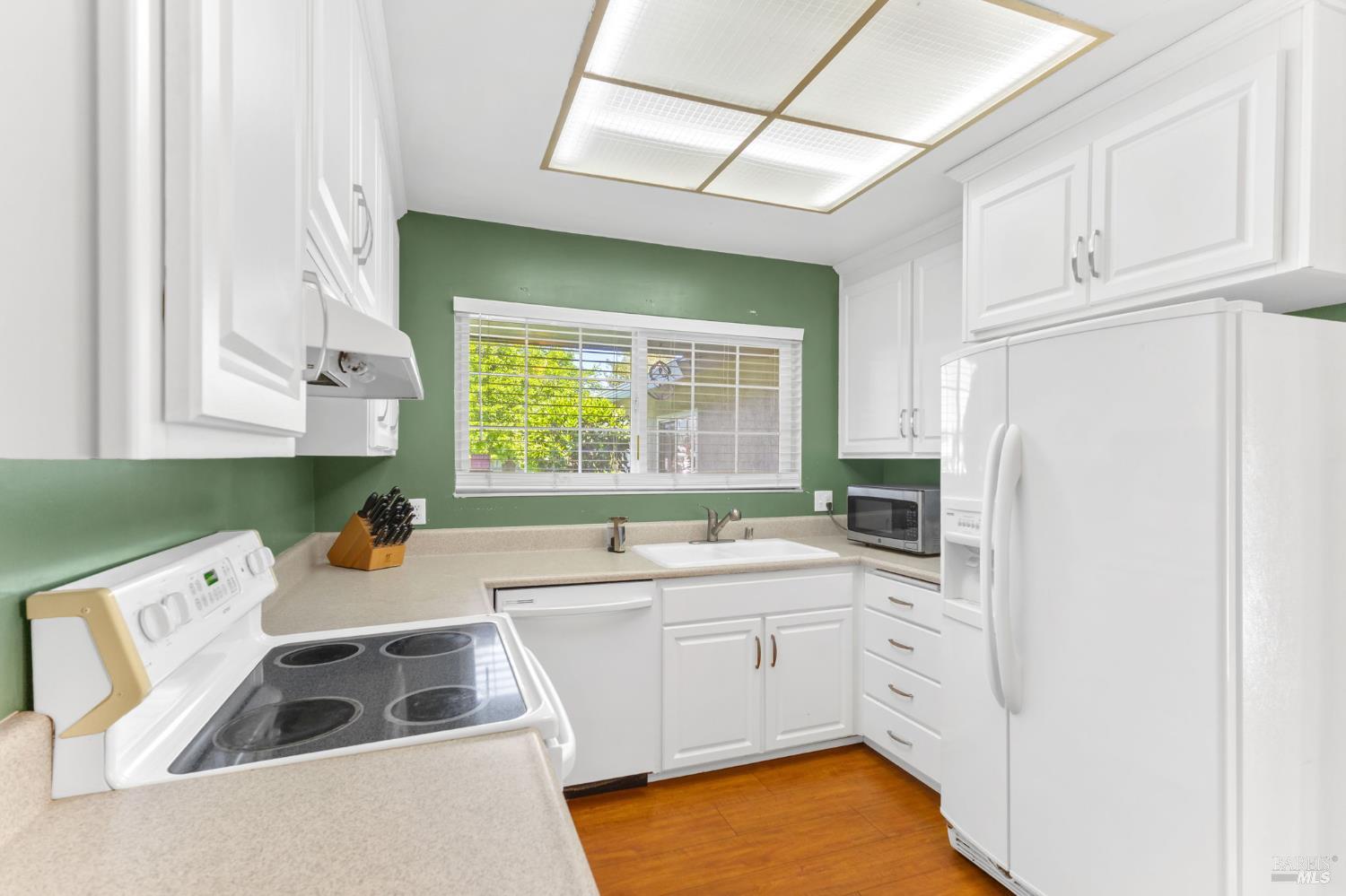 Detail Gallery Image 12 of 36 For 182 Fairview Dr, Vacaville,  CA 95687 - 3 Beds | 2 Baths