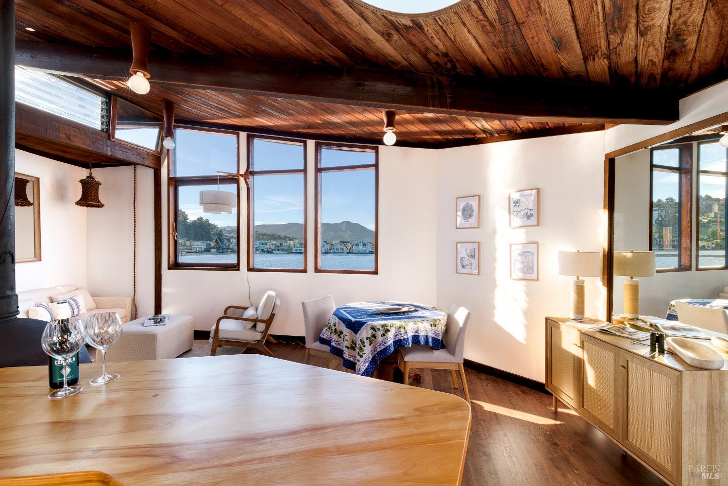 Detail Gallery Image 27 of 33 For 42 E Pier Unkn, Sausalito,  CA 94965 - 1 Beds | 1 Baths