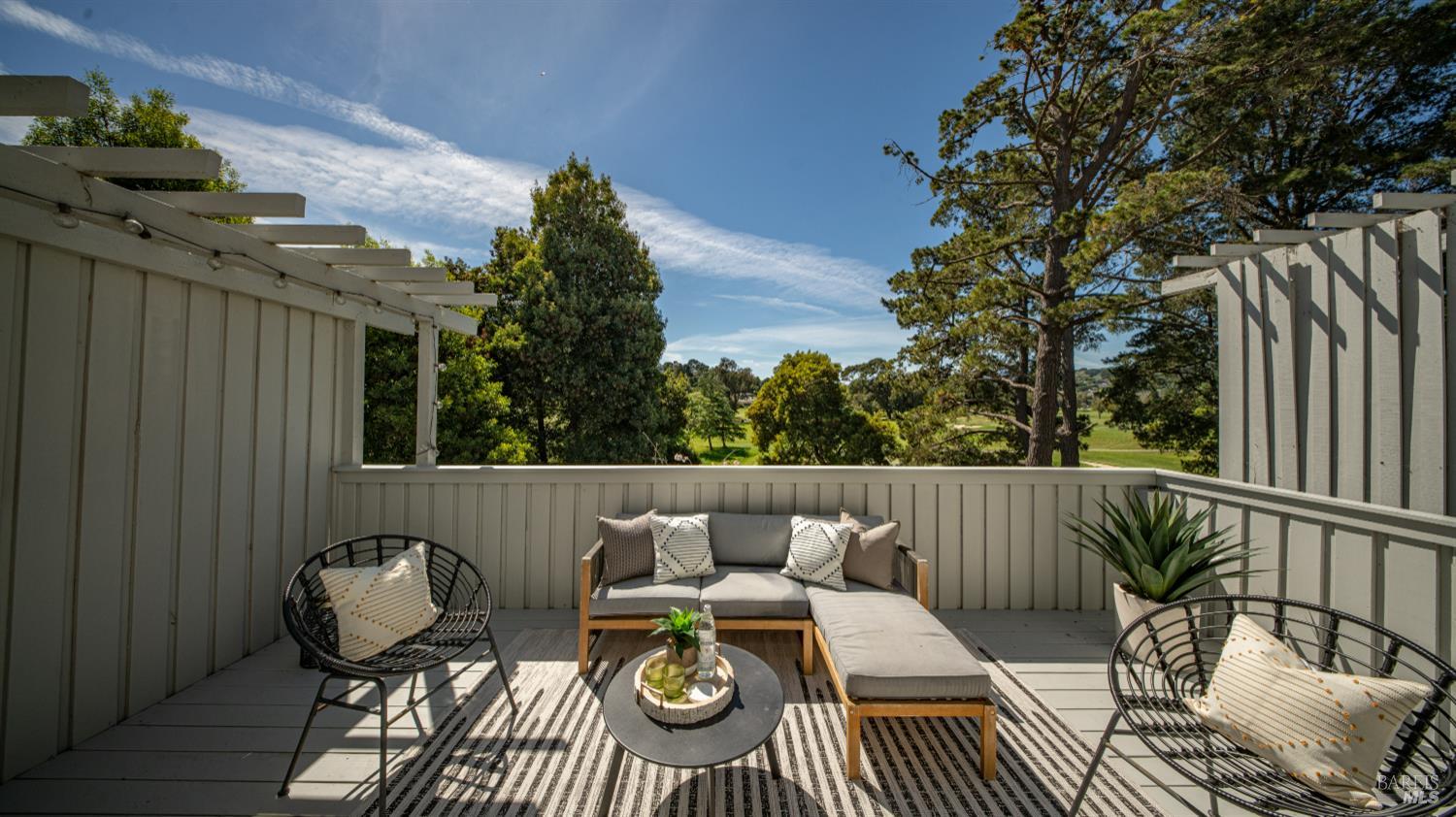 Detail Gallery Image 16 of 36 For 143 Knollwood Dr, San Rafael,  CA 94901 - 3 Beds | 2 Baths