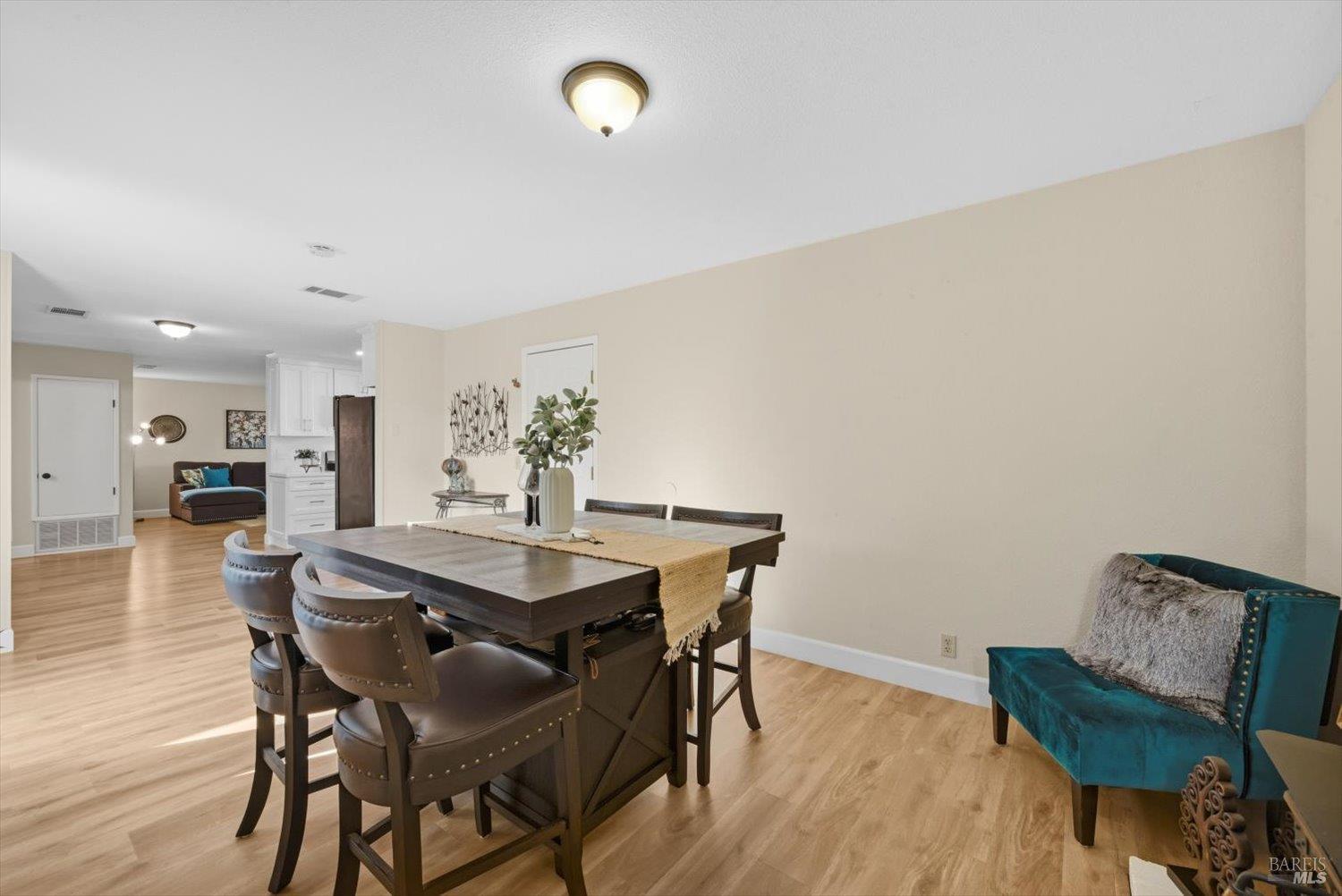 Detail Gallery Image 31 of 76 For 427 Temple Dr, Vacaville,  CA 95687 - 3 Beds | 2 Baths