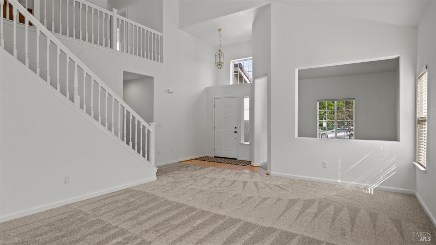 Detail Gallery Image 9 of 49 For 587 Abbey Dr, Fairfield,  CA 94534 - 3 Beds | 3 Baths