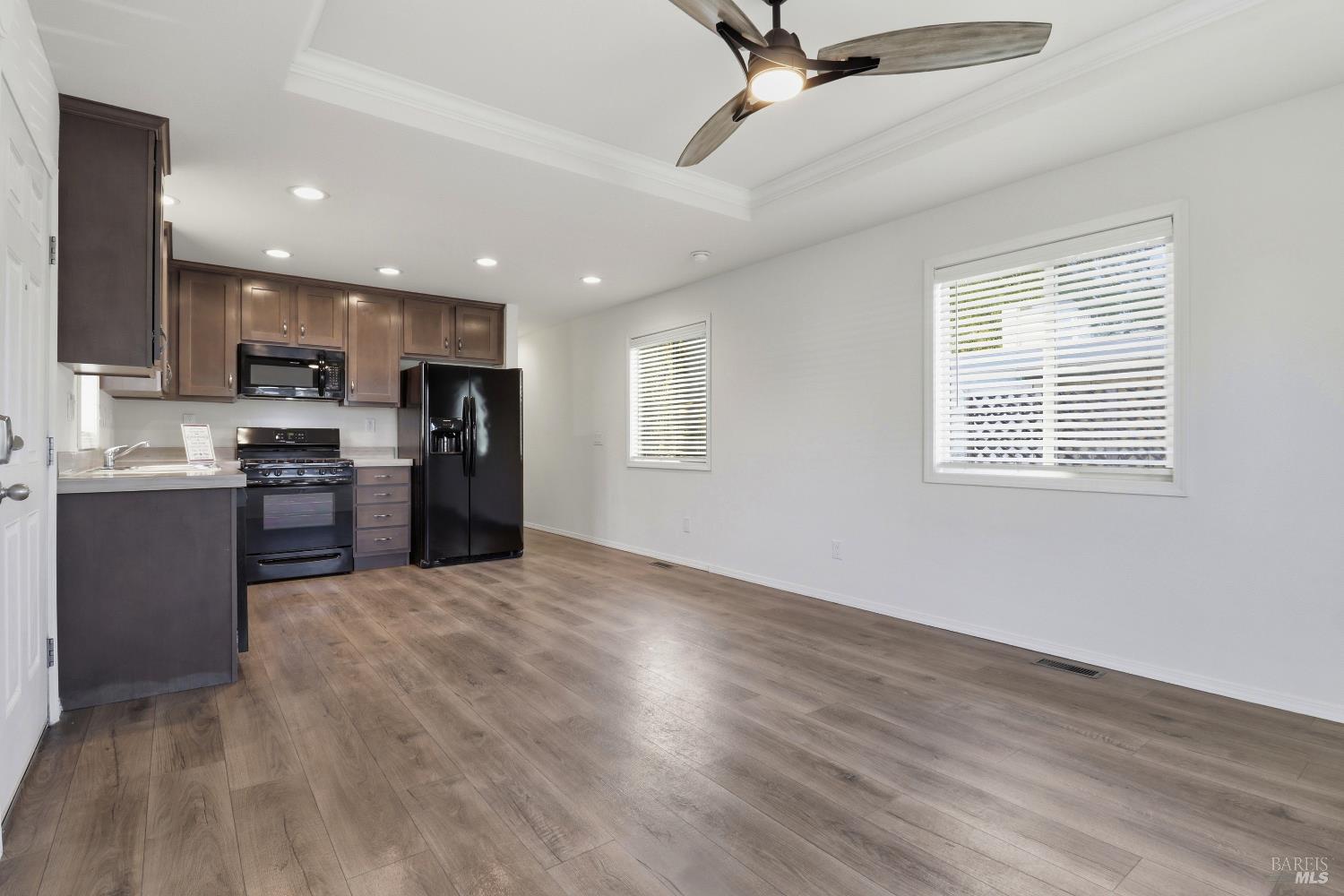 Detail Gallery Image 7 of 23 For 117 Silver Dr, Cotati,  CA 94931 - 2 Beds | 1 Baths