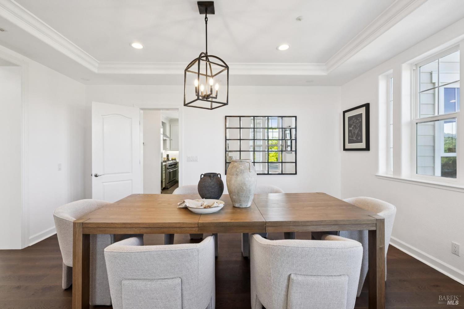 Detail Gallery Image 15 of 99 For 40 Miwok Dr, Novato,  CA 94947 - 5 Beds | 4/1 Baths