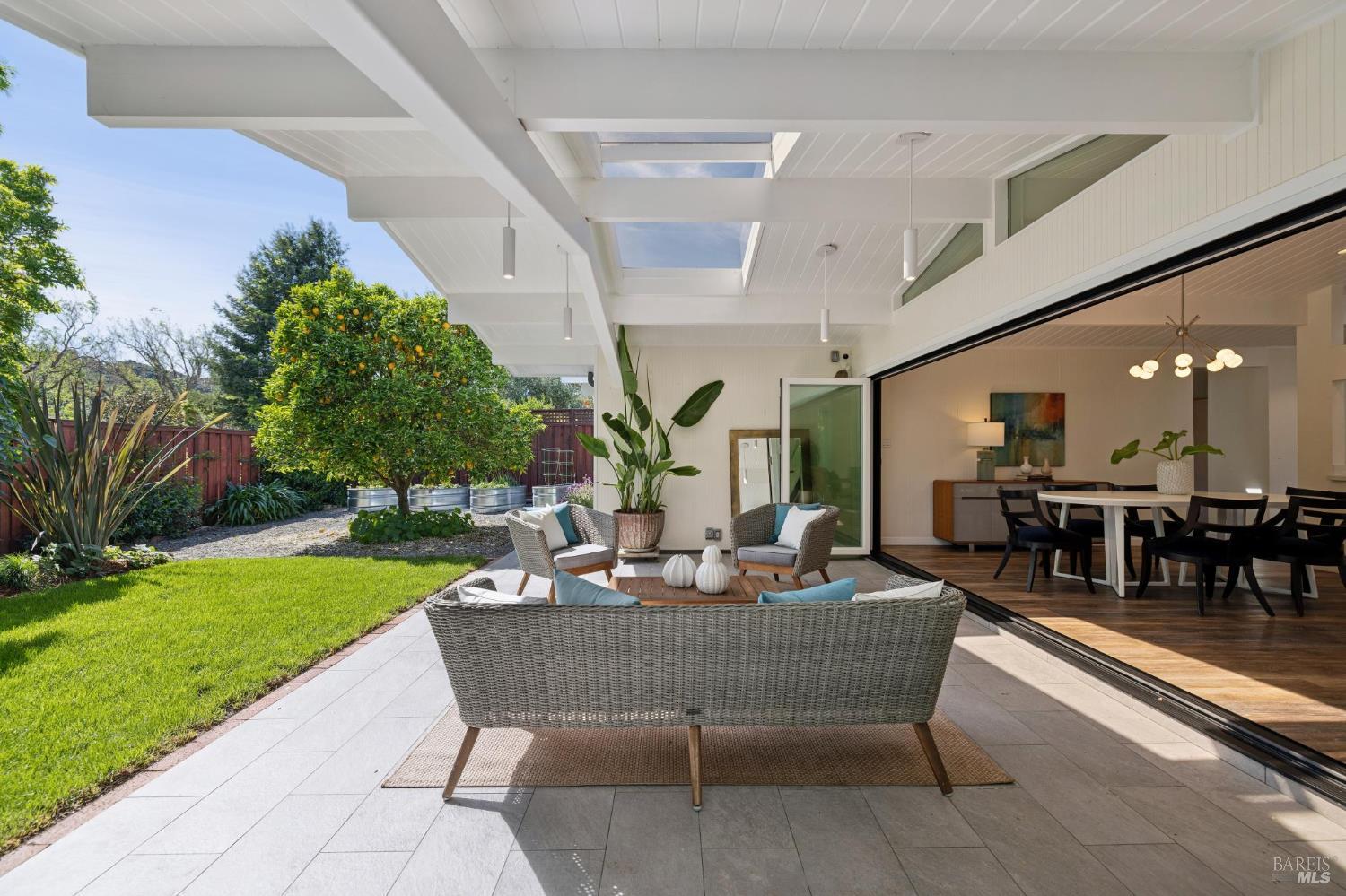 Detail Gallery Image 2 of 57 For 839 Greenberry Ln, San Rafael,  CA 94903 - 4 Beds | 2 Baths