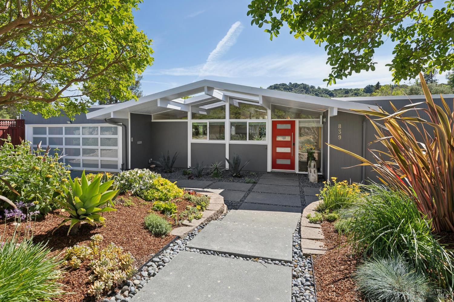 Detail Gallery Image 8 of 57 For 839 Greenberry Ln, San Rafael,  CA 94903 - 4 Beds | 2 Baths