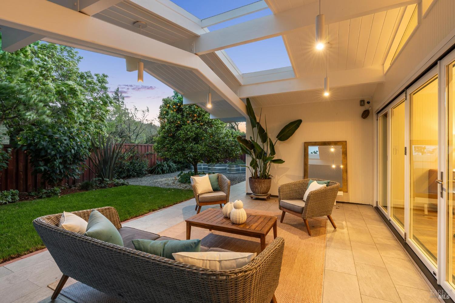 Detail Gallery Image 21 of 57 For 839 Greenberry Ln, San Rafael,  CA 94903 - 4 Beds | 2 Baths