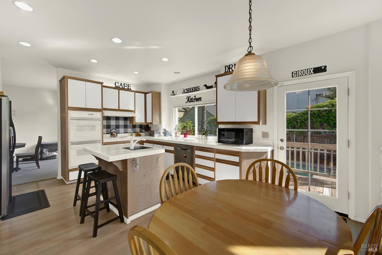 Detail Gallery Image 35 of 75 For 150 Deerglen Cir, Vacaville,  CA 95687 - 5 Beds | 3 Baths