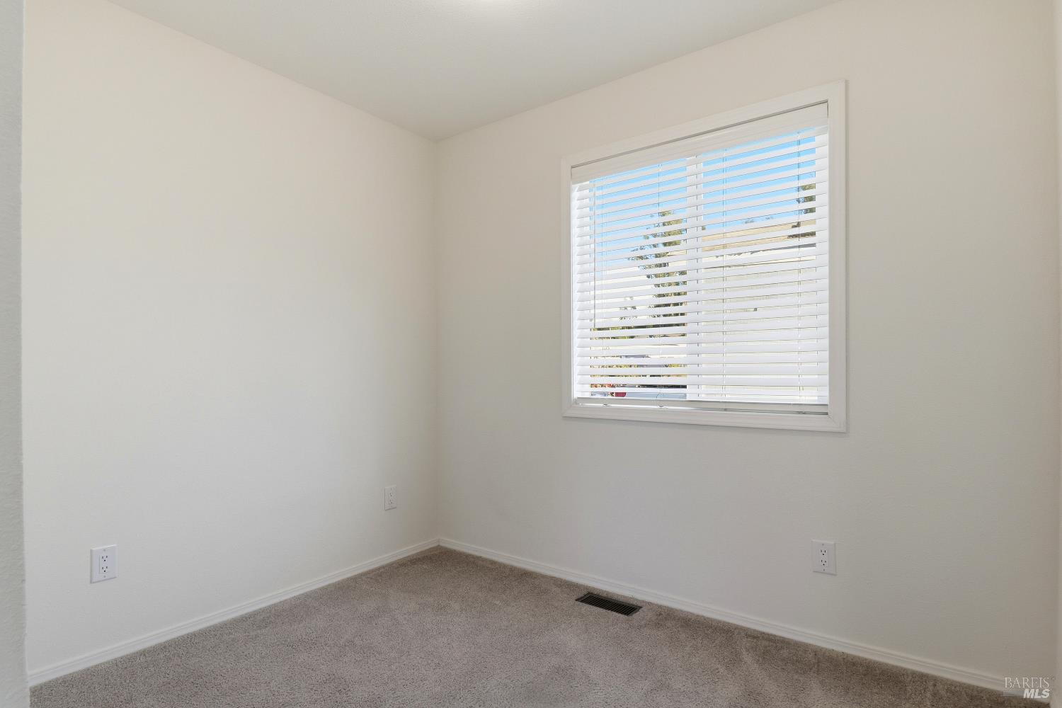 Detail Gallery Image 11 of 23 For 117 Silver Dr, Cotati,  CA 94931 - 2 Beds | 1 Baths