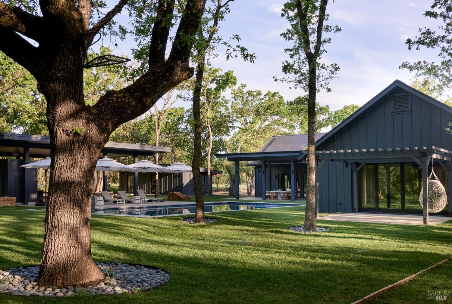 Detail Gallery Image 6 of 44 For 247 Fisher Ln, Sonoma,  CA 95476 - 5 Beds | 6/2 Baths