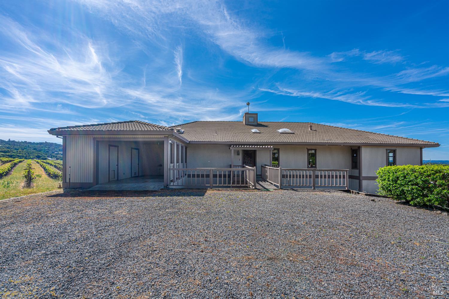 Detail Gallery Image 11 of 60 For 590 Pleasant Ave, Santa Rosa,  CA 95403 - 4 Beds | 3 Baths