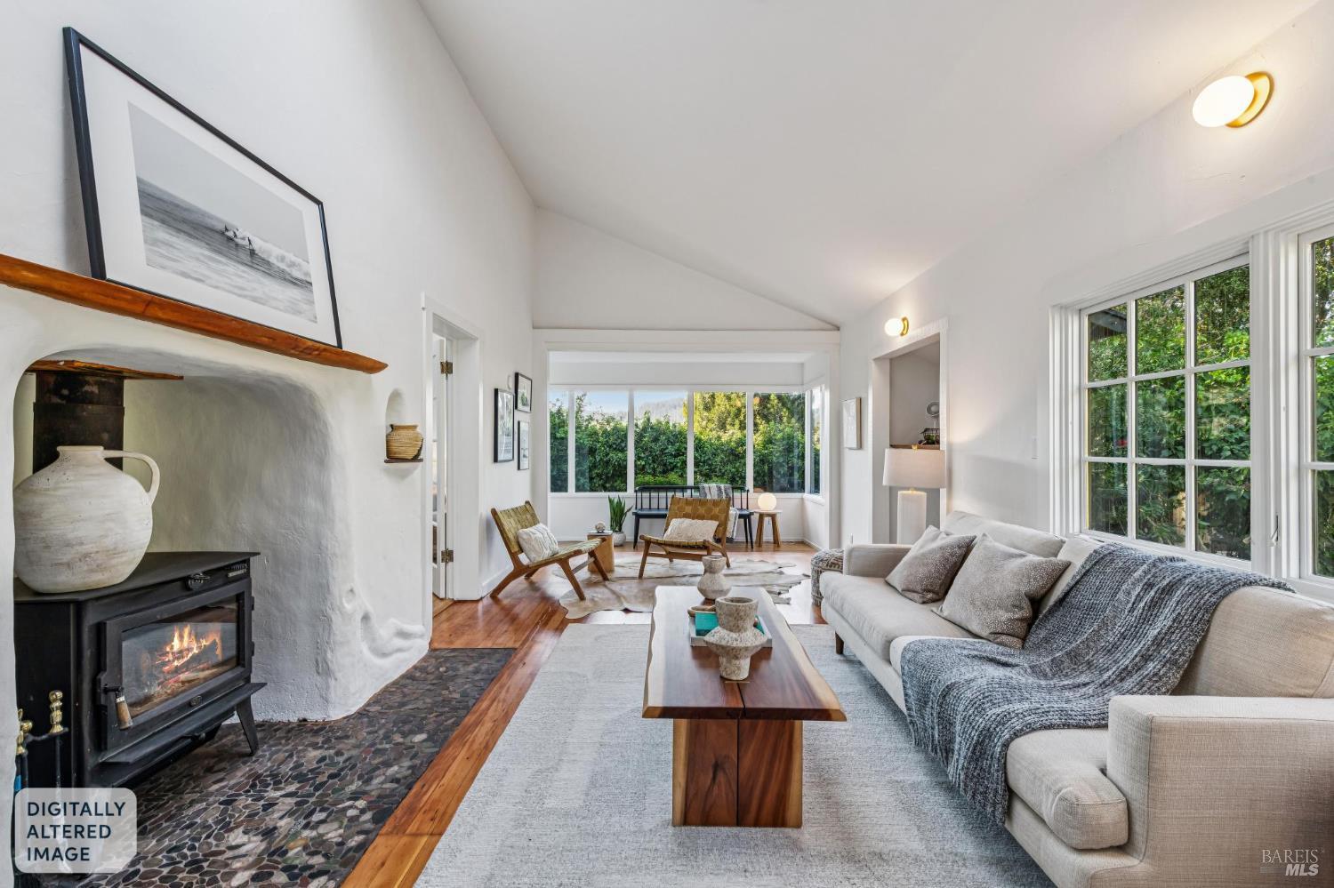 Detail Gallery Image 9 of 69 For 18 Cypress Rd, Point Reyes Station,  CA 94956 - 4 Beds | 1/1 Baths