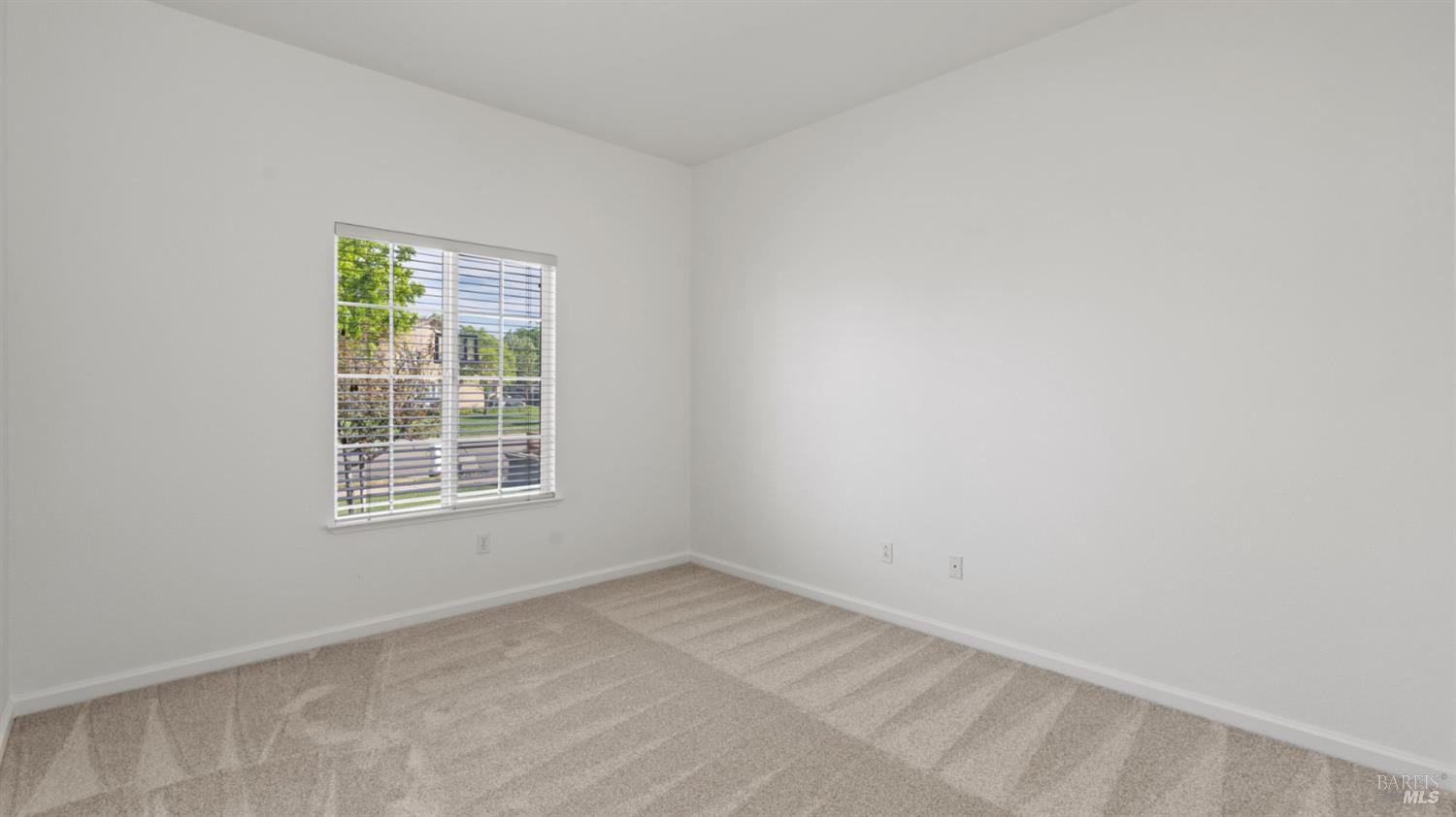 Detail Gallery Image 11 of 49 For 587 Abbey Dr, Fairfield,  CA 94534 - 3 Beds | 3 Baths