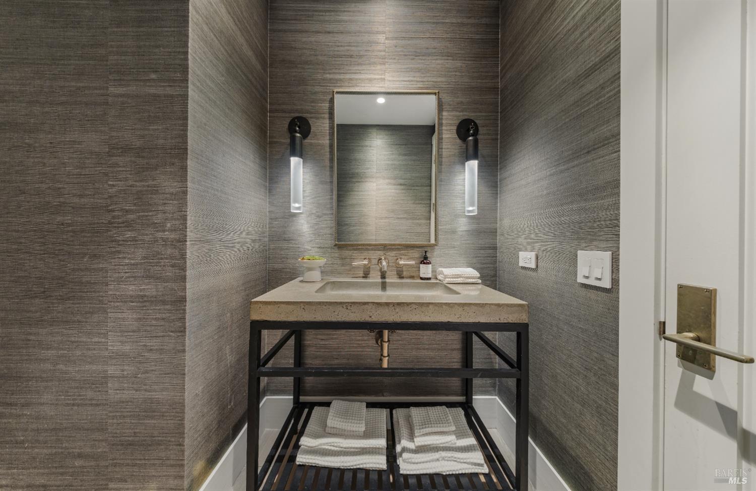 Detail Gallery Image 43 of 97 For 80 Laurel Grove Ave, Ross,  CA 94957 - 5 Beds | 5/1 Baths