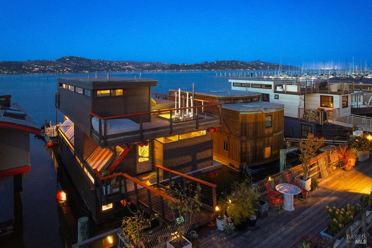 Detail Gallery Image 31 of 31 For 58 Liberty Dock Unkn, Sausalito,  CA 94965 - 2 Beds | 2/1 Baths