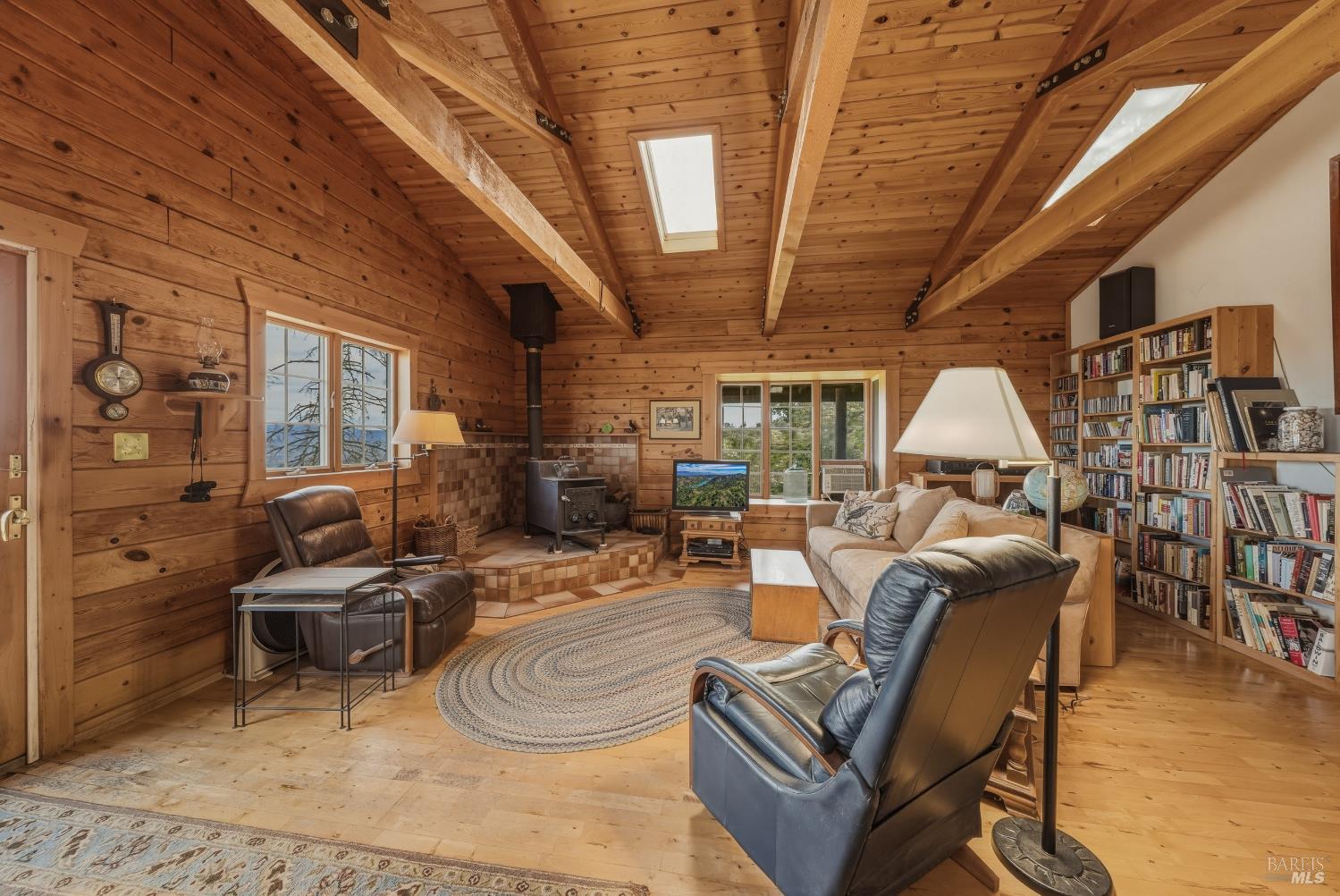 Detail Gallery Image 31 of 72 For 12300 Skaggs Rd, Geyserville,  CA 95441 - 2 Beds | 2 Baths