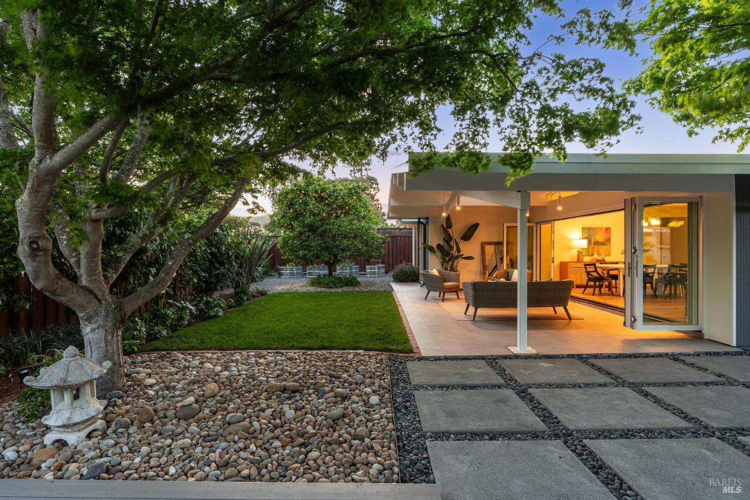 Detail Gallery Image 27 of 57 For 839 Greenberry Ln, San Rafael,  CA 94903 - 4 Beds | 2 Baths