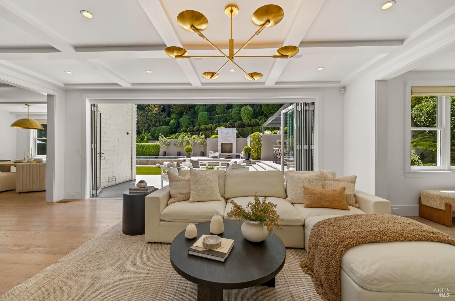 Detail Gallery Image 20 of 97 For 80 Laurel Grove Ave, Ross,  CA 94957 - 5 Beds | 5/1 Baths