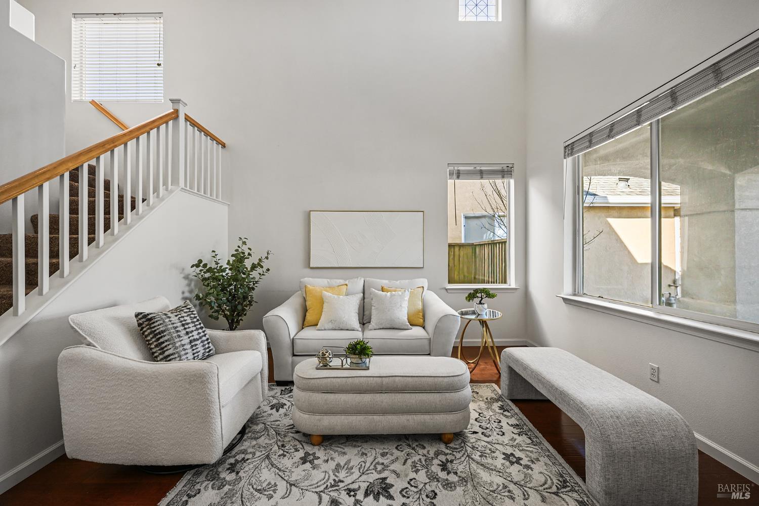 Detail Gallery Image 4 of 51 For 2824 Elk Ln, Santa Rosa,  CA 95407 - 4 Beds | 2/1 Baths