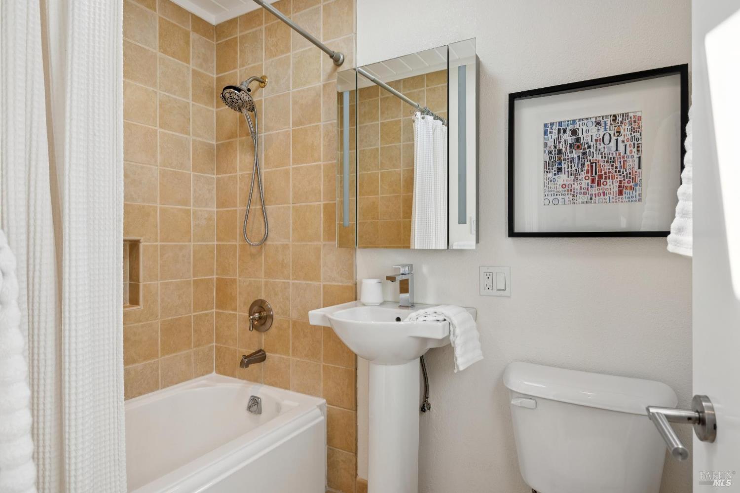 Detail Gallery Image 38 of 57 For 839 Greenberry Ln, San Rafael,  CA 94903 - 4 Beds | 2 Baths