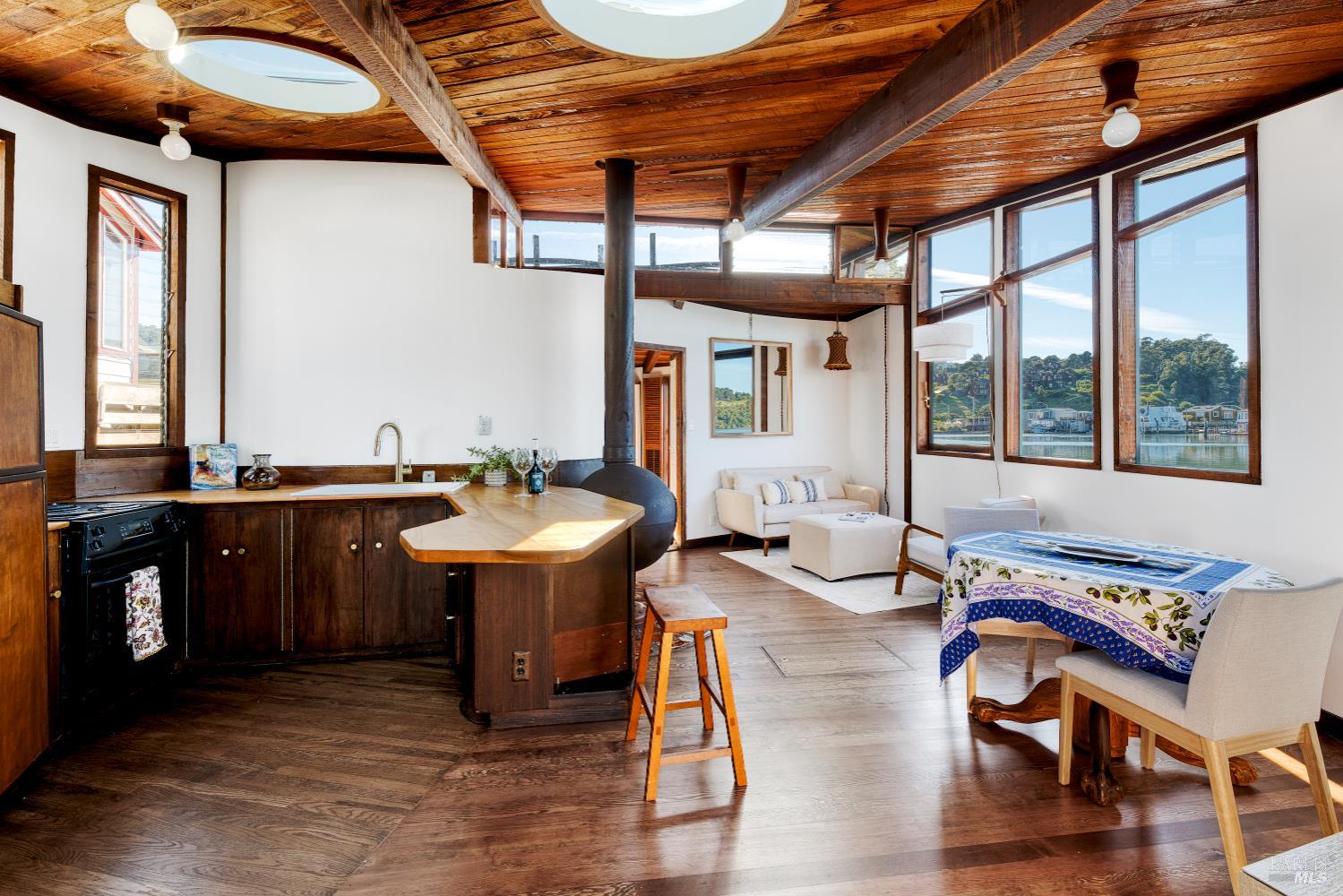 Detail Gallery Image 28 of 33 For 42 E Pier Unkn, Sausalito,  CA 94965 - 1 Beds | 1 Baths