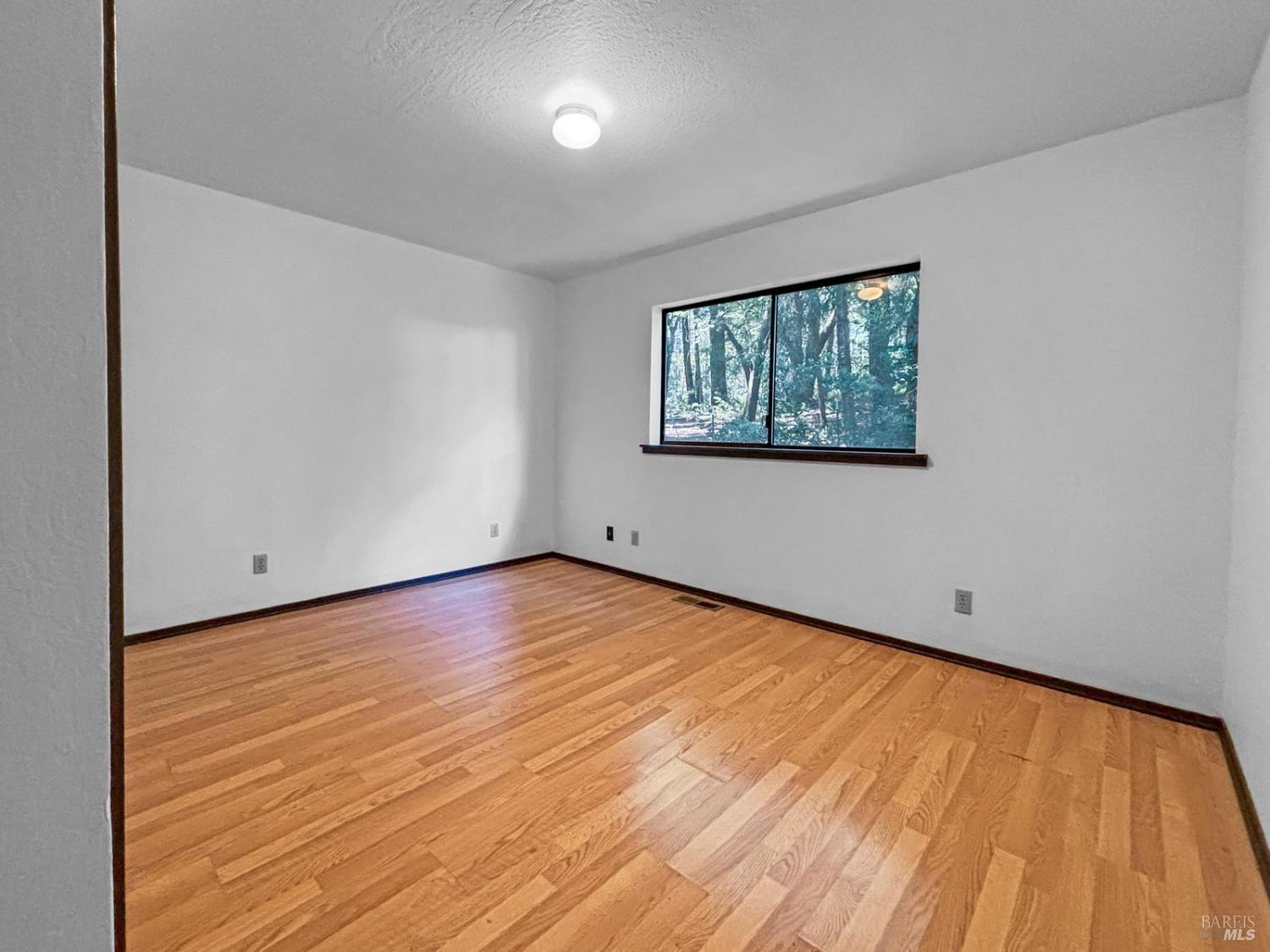 Detail Gallery Image 11 of 11 For 24048 Willow Ln, Willits,  CA 95490 - 3 Beds | 2 Baths