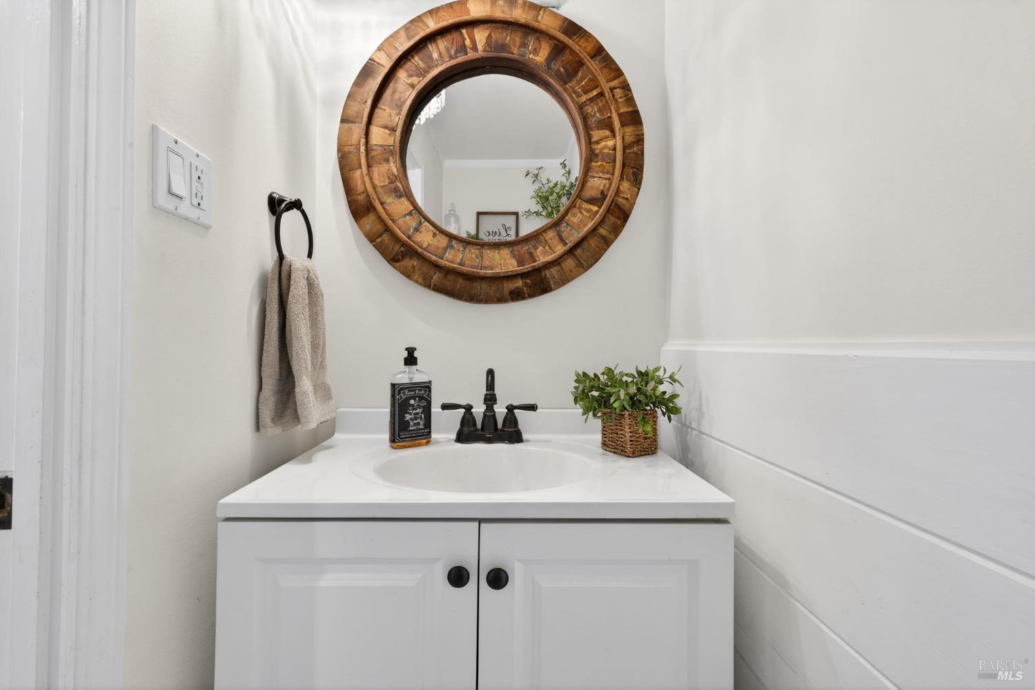 Detail Gallery Image 33 of 82 For 433 San Geronimo Valley Dr, San Geronimo,  CA 94963 - 4 Beds | 2/1 Baths