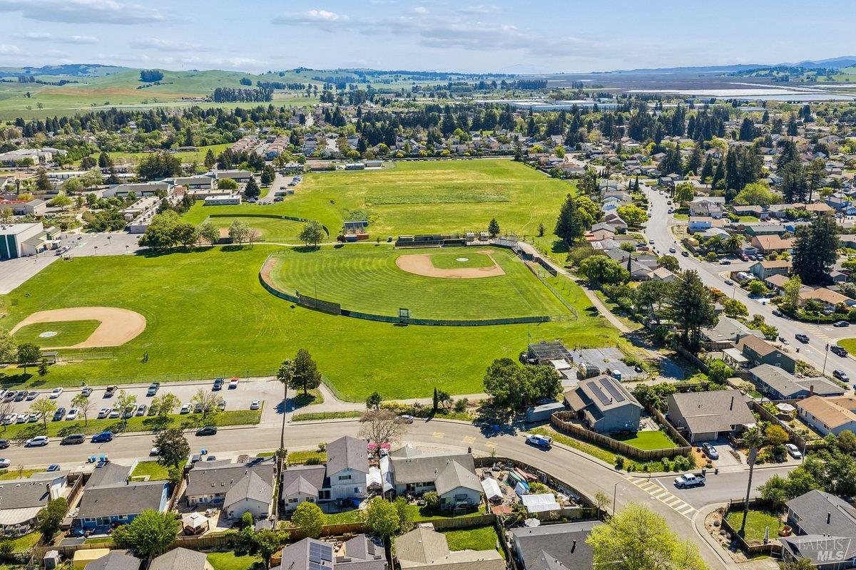 Detail Gallery Image 44 of 47 For 1619 Oneel Dr, Petaluma,  CA 94954 - 3 Beds | 2 Baths