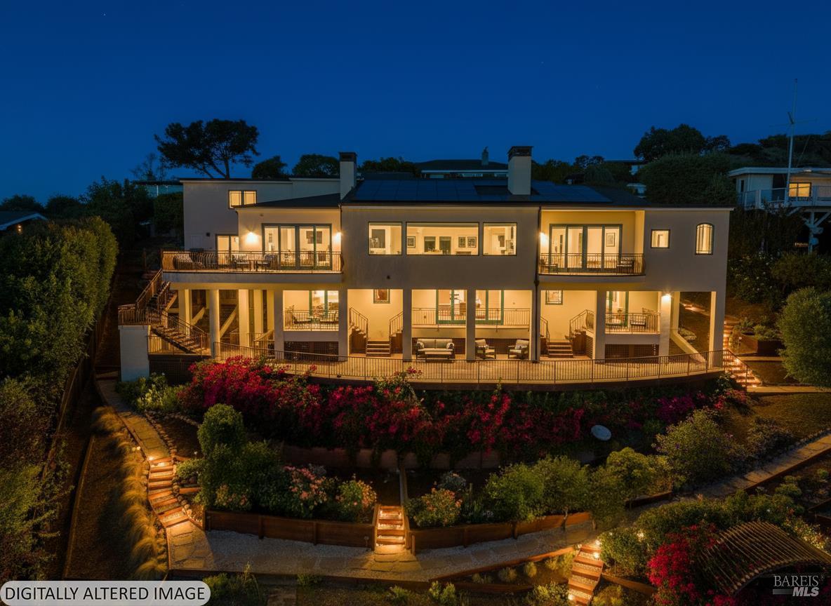 Detail Gallery Image 2 of 41 For 9 Francisco Vista Ct, Tiburon,  CA 94920 - 5 Beds | 4/2 Baths