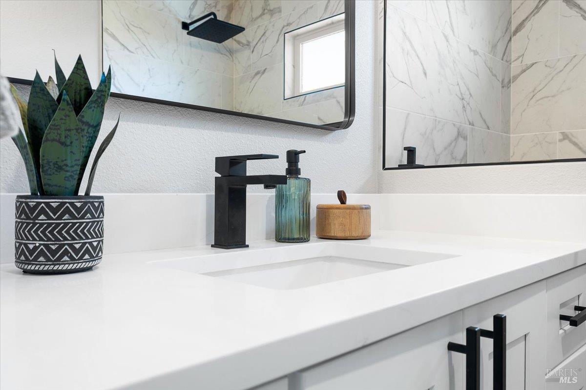 Detail Gallery Image 31 of 37 For 1622 Weaverly Dr, Petaluma,  CA 94954 - 3 Beds | 3 Baths