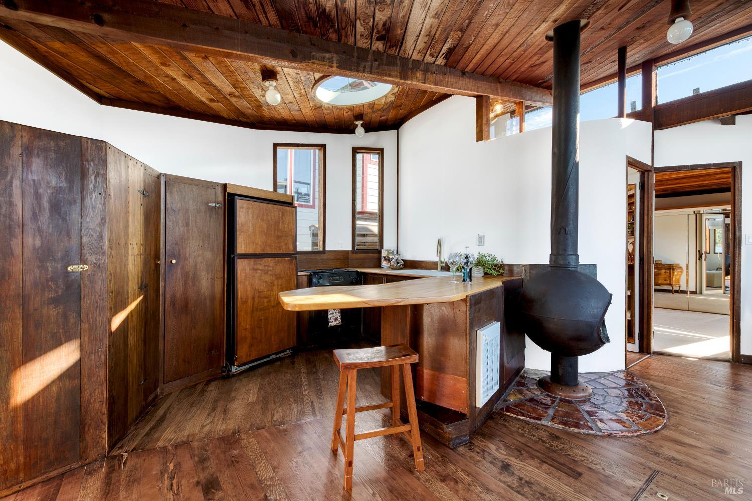 Detail Gallery Image 22 of 33 For 42 E Pier Unkn, Sausalito,  CA 94965 - 1 Beds | 1 Baths