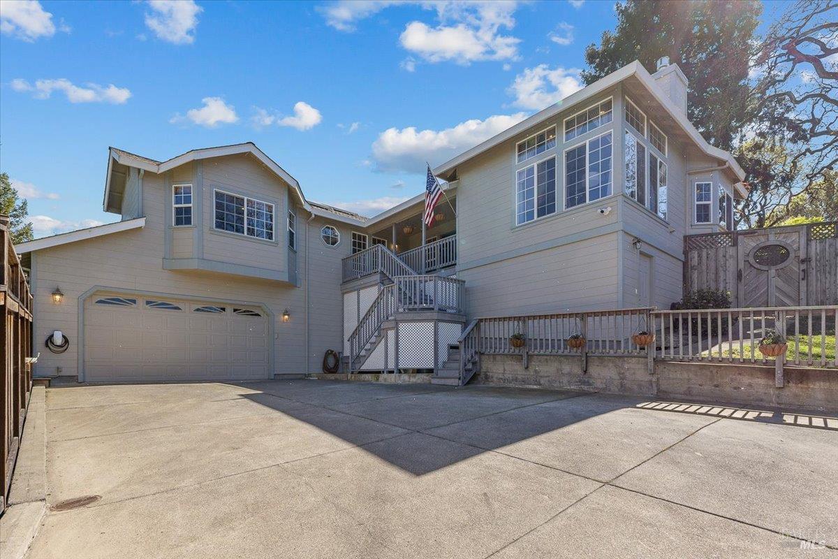 Detail Gallery Image 5 of 58 For 6081 Malcom Ln, Penngrove,  CA 94951 - 3 Beds | 2/1 Baths