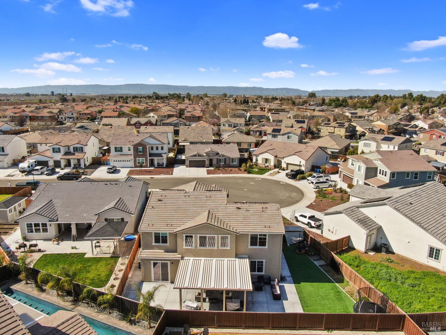 Detail Gallery Image 8 of 65 For 1245 Pacific Pl, Dixon,  CA 95620 - 5 Beds | 4 Baths