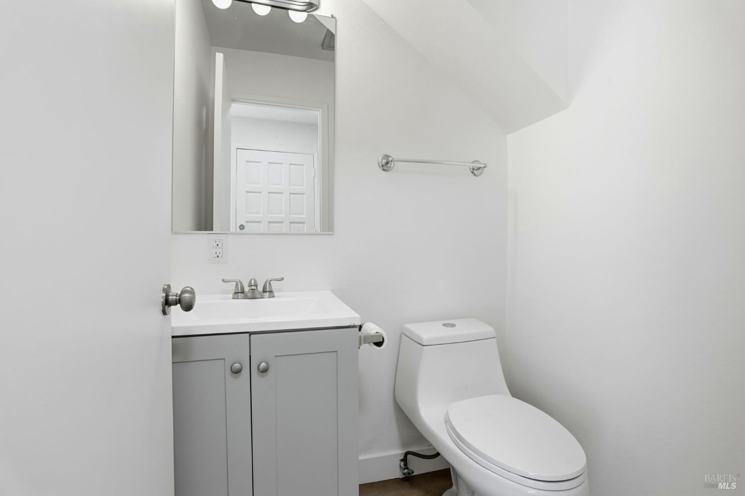 Detail Gallery Image 33 of 42 For 230 San Andreas Dr, Novato,  CA 94945 - – Beds | – Baths