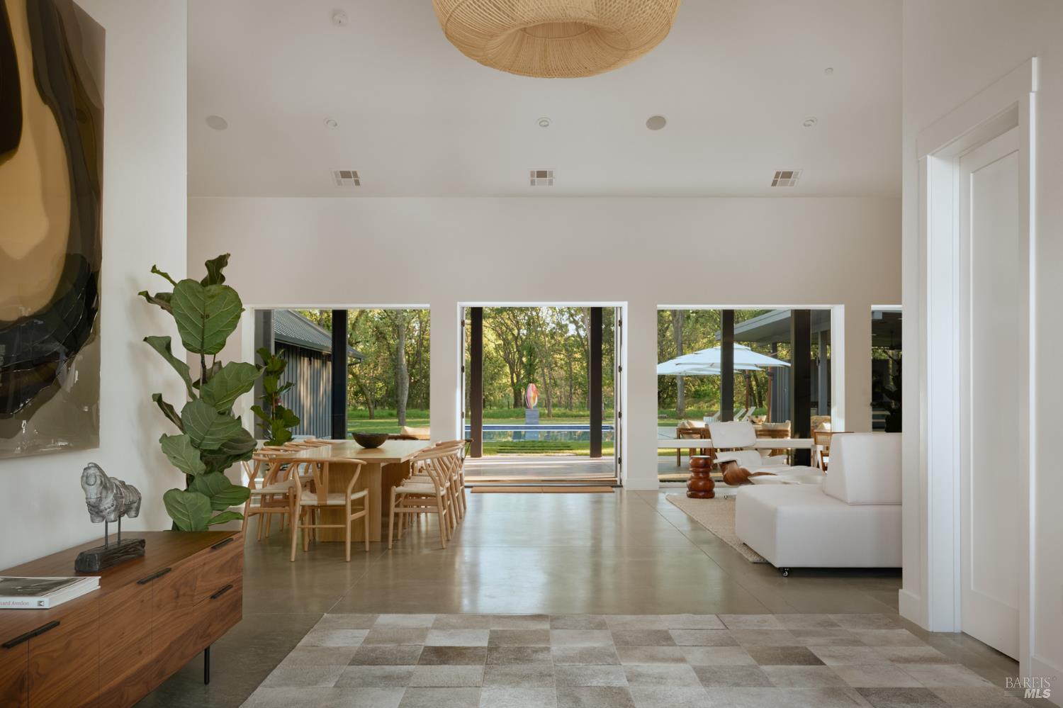 Detail Gallery Image 15 of 44 For 247 Fisher Ln, Sonoma,  CA 95476 - 5 Beds | 6/2 Baths