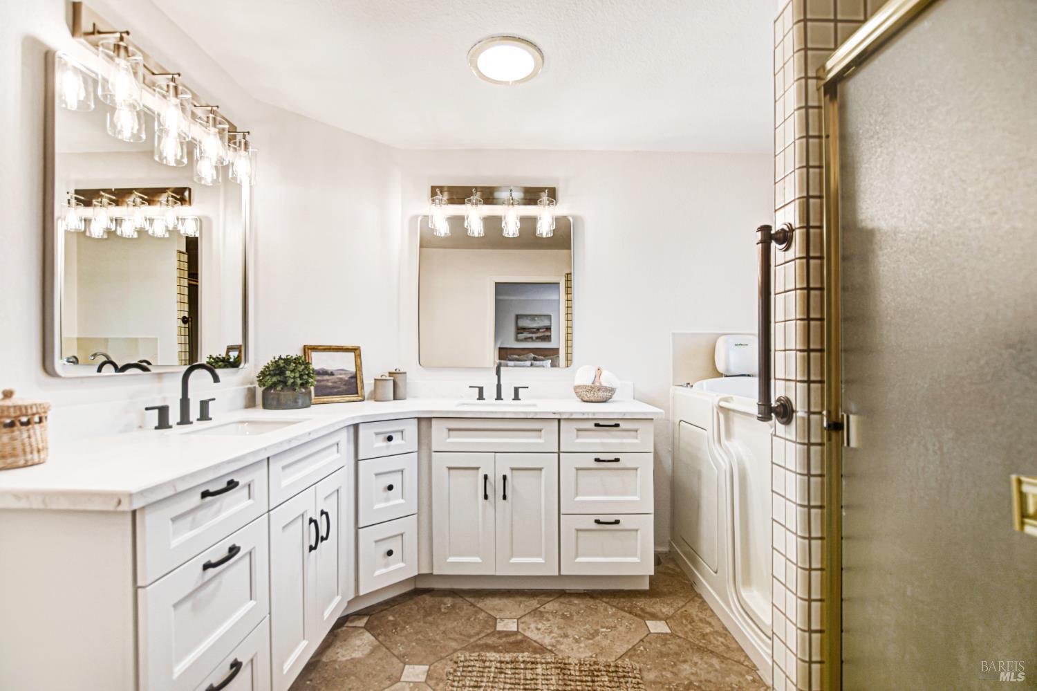 Detail Gallery Image 33 of 65 For 186 Barrio Way, Windsor,  CA 95492 - 3 Beds | 2 Baths