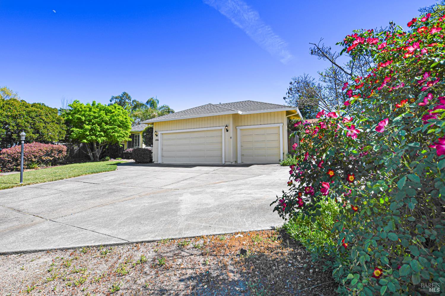 Detail Gallery Image 60 of 65 For 186 Barrio Way, Windsor,  CA 95492 - 3 Beds | 2 Baths