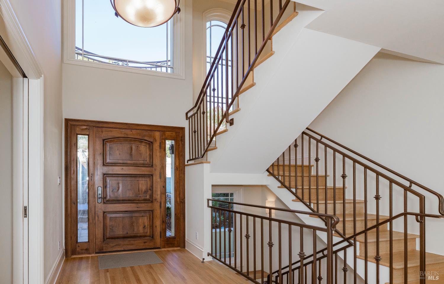 Detail Gallery Image 9 of 41 For 9 Francisco Vista Ct, Tiburon,  CA 94920 - 5 Beds | 4/2 Baths